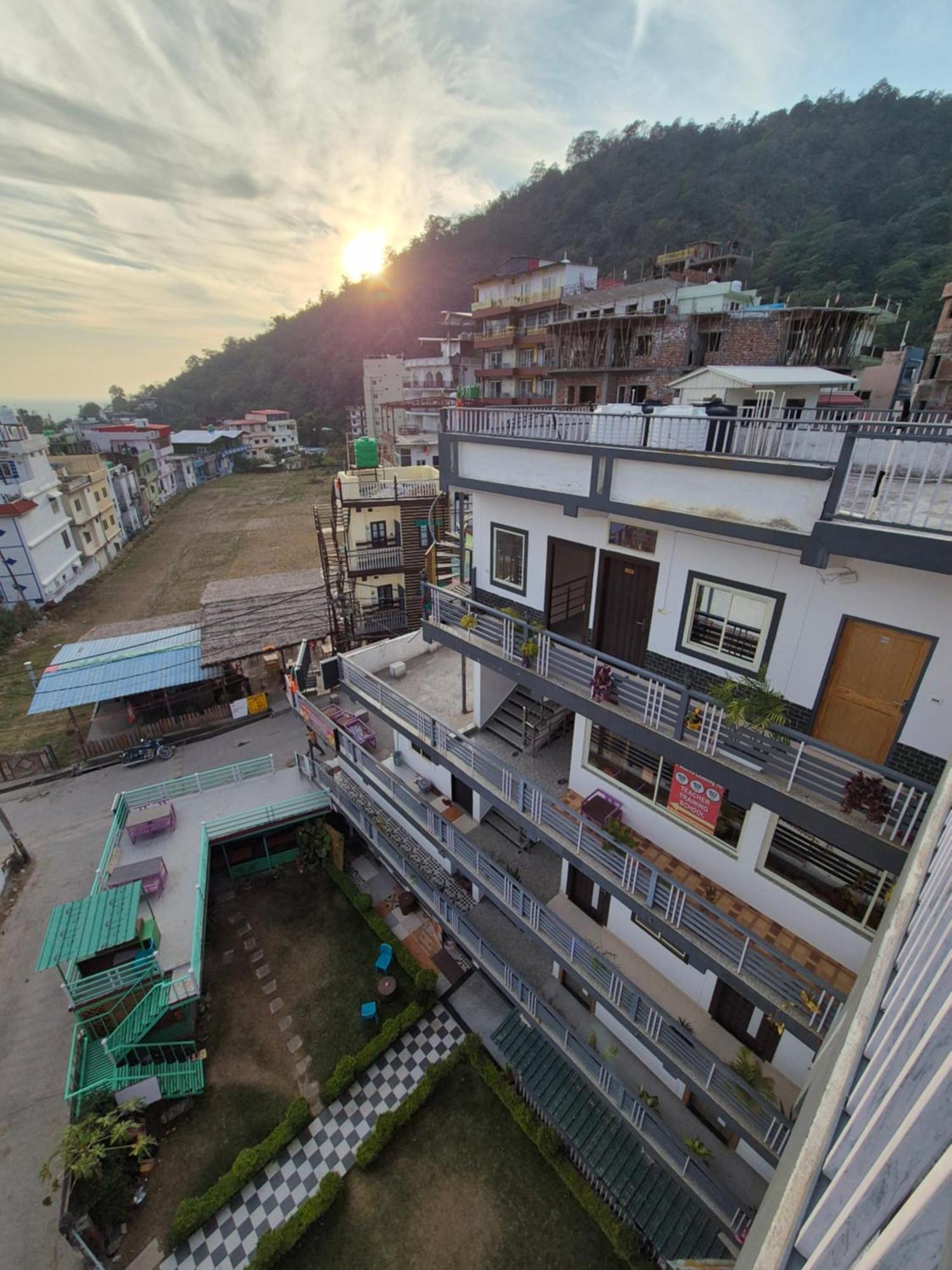 Manzil Hostel Rishīkesh Exterior foto